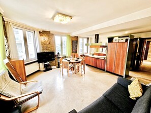 Living area - New 1 bedroom Flat in City Center  (Luxembourg City)