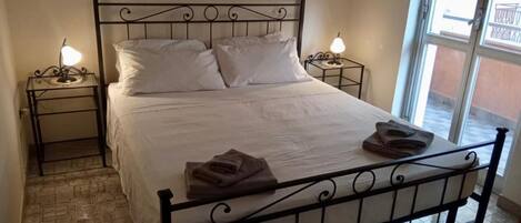 2 Schlafzimmer, Bügeleisen/Bügelbrett, Bettwäsche