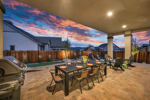 Video tour now available! Luxe 1-Level Home | Family-Friendly | Lush Yard | Steps to Hike & Golf