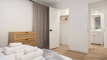 1 bedroom, desk, iron/ironing board, free WiFi