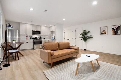 The Silo 2 - 1BD Stylish Comfort