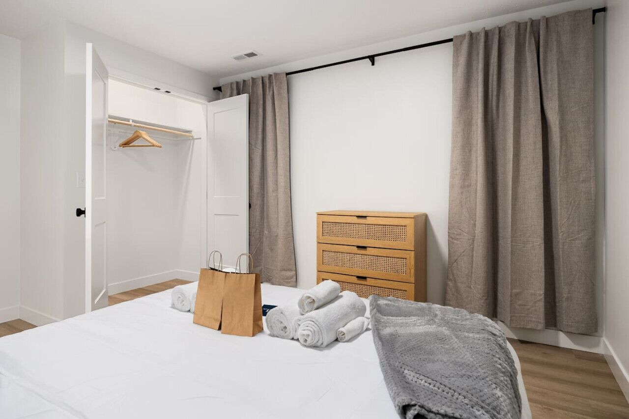 1 soverom, skrivebord, strykejern/-brett og wi-fi (inkludert)