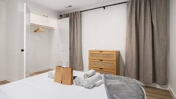 1 Schlafzimmer, Schreibtisch, Bügeleisen/Bügelbrett, kostenloses WLAN