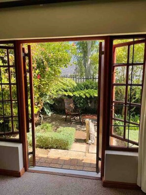 Interior - Beautiful Two Bedroomed Cottage en suite with Solar in heart of Constantia (Cape Town)