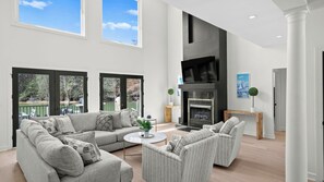 Interior - Knotty Pines by Avantstay Lake Views, Renovated (Sherrills Ford)