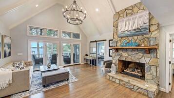 House (4 Bedrooms) | Interior