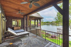 House (1 Bedroom) | Interior - Sunset Shores Resort by Avantstay Private Beach (Mooresville)