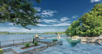Azalea Retreat by Avantstay Sleeps 34 & Pool