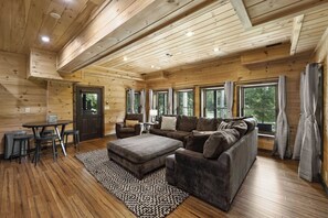 House (4 Bedrooms) | Interior - Waterfront 1-acre Private Dock, Hot Tub, Firepit Bankhead Lodge by Avantstay (Denver)