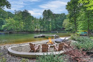House (4 Bedrooms) | Interior - Waterfront 1-acre Private Dock, Hot Tub, Firepit Bankhead Lodge by Avantstay (Denver)