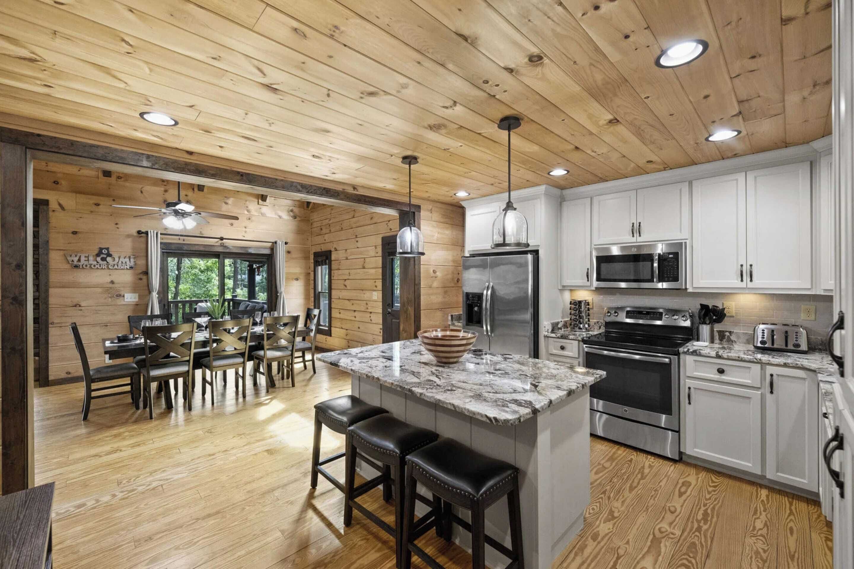 House (4 Bedrooms) | Private kitchen | Fridge, microwave, oven, stovetop