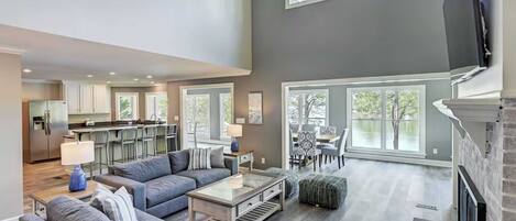 House (5 Bedrooms) | Interior