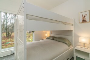 3 bedrooms, iron/ironing board, WiFi, bed sheets - Chalet Chik Shack Neuf à 5 Minutes du Mont-orford Idéal Pour Travail à Distance! (Orford)