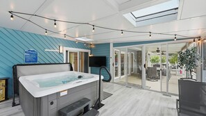 Villa (5 Bedrooms) | Interior - Lakefront Home w Pool, Dock, Fire Pit & Game Room Sip, Sip Away by Avantstay (Denver)