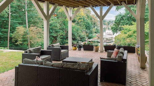 Hummingbird Home by Avantstay Hot tub + Sauna