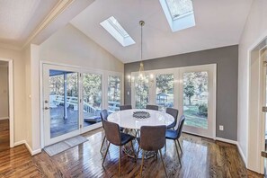 House (5 Bedrooms) | Interior - Lakefront Home Private Dock, Tiki Bar, Firepit Shore to Please by Avantstay (Denver)