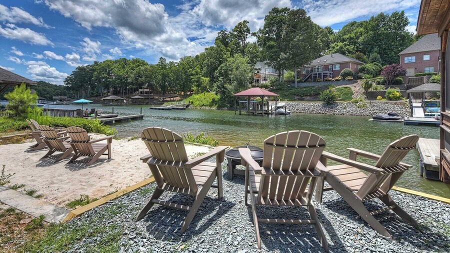 Island Point by Avantstay Sleeps 18 Dock