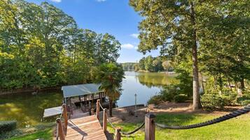 House (6 Bedrooms) | Interior