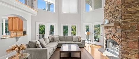 Rumah (6 Bedrooms) | Interior