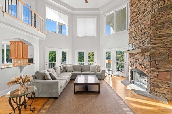 House (6 Bedrooms) | Interior - Lakefront 6bdr, Priv Dock, Game Room, Firepit Jake's Lake House by Avantstay (Denver)