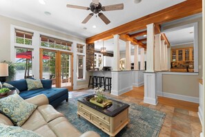 House (5 Bedrooms) | Interior