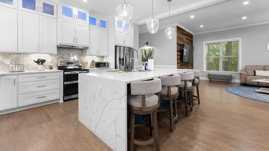 Laid Back Lake Life by Avantstay Waterfront View