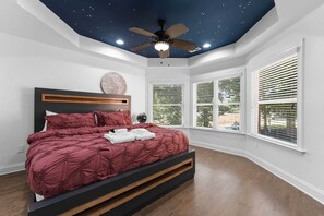 House (6 Bedrooms) | Interior - Laid Back Lake Life by Avantstay Waterfront View (Mooresville)