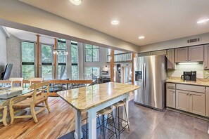 House (4 Bedrooms) | Interior
