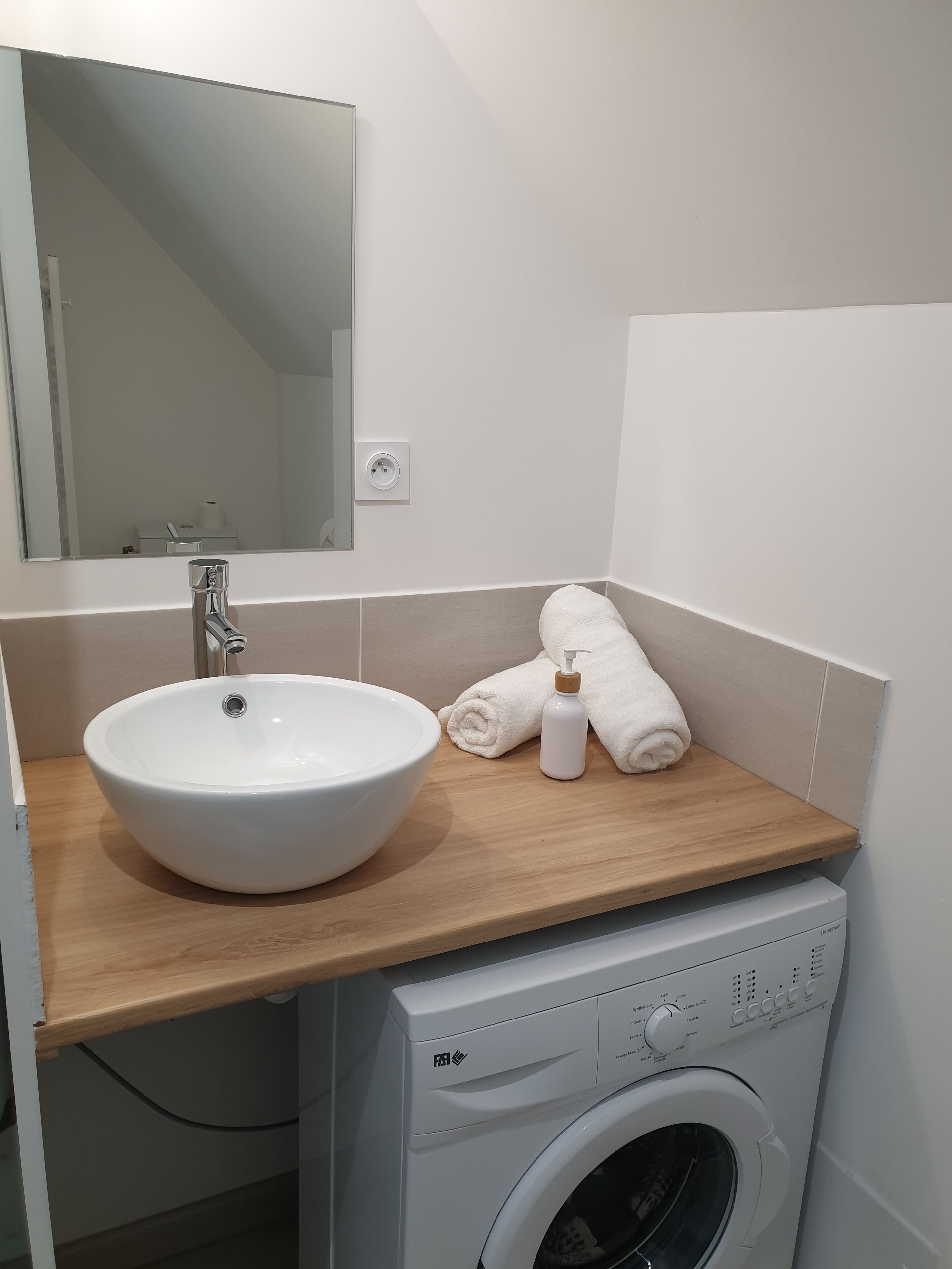 Dusche, Handtücher, Seife, Shampoo