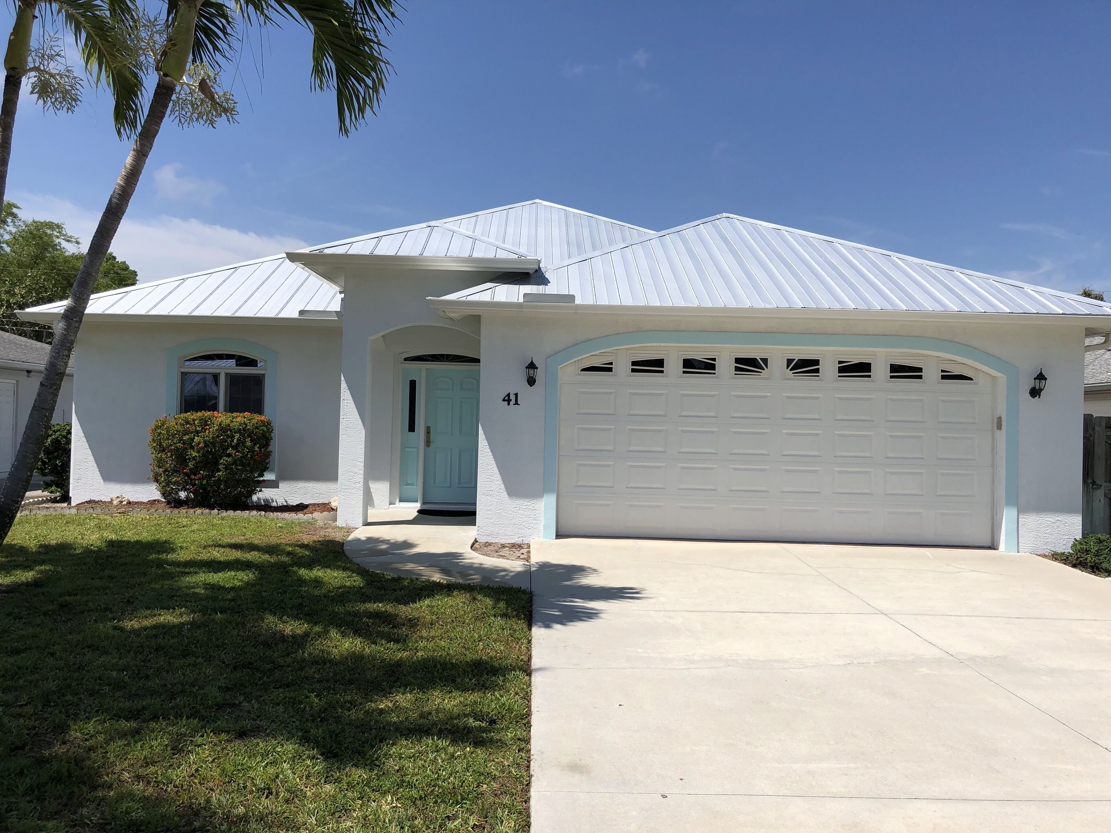 Bonita Springs home with pool less than 2 miles from the beach. Sleeps 6.