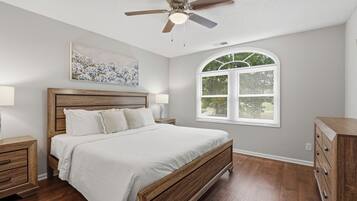 House (5 Bedrooms) | Interior