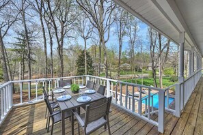 Interior - Porch Paradise by Avantstay New Pool, Firepit (Mooresville)