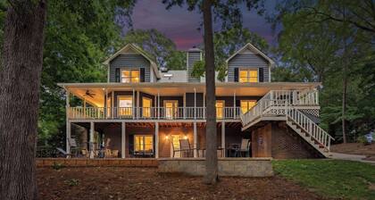Porch Paradise by Avantstay New Pool, Firepit