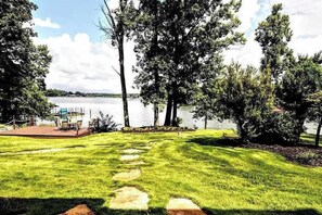 House (Multiple Bedrooms) | Interior - Flip Flop Therapy by Avantstay Lakefront Home w/ Game Room & Dock Access (Mooresville)