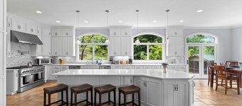 Flip Flop Therapy by Avantstay Lakefront Home w/ Game Room & Dock Access