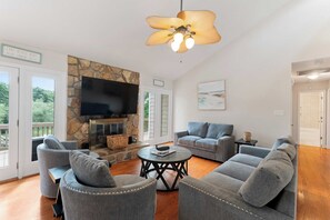 House (5 Bedrooms) | Interior - Shades of Summer by Avantstay Gazebo, Dock, View (Denver)