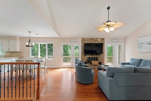 House (5 Bedrooms) | Interior