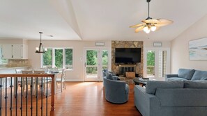 Interior - Shades of Summer by Avantstay Gazebo, Dock, View (Denver)
