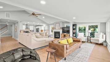 House (5 Bedrooms) | Interior