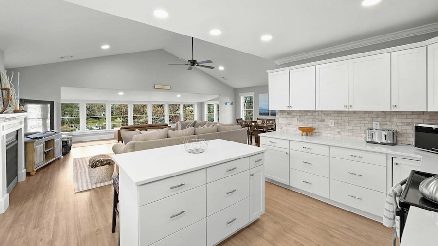 Dock Days by Avantstay Swimming Platform, Dock