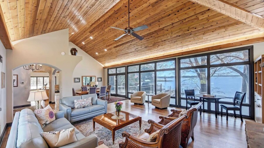 Landover Lodge by Avantstay Waterfront + Dock