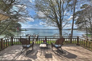 Interior - Landover Lodge by Avantstay Waterfront + Dock (Mooresville)