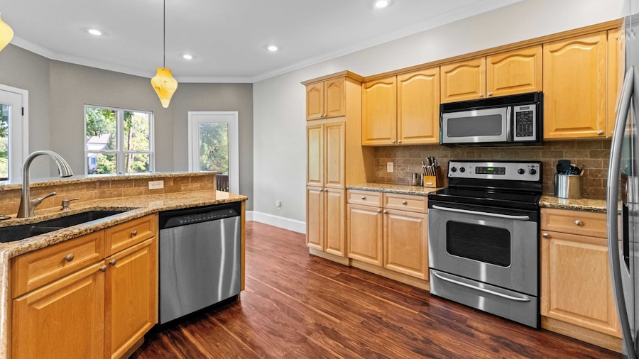 Lakeside Landing by Avantstay Private Dock