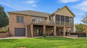 House (4 Bedrooms) | Interior - Kool Breeze by Avantstay Boat Ramp + Hot Tub (Denver)