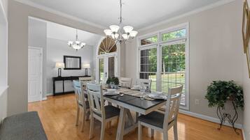 House (4 Bedrooms) | Interior