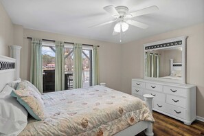 House (3 Bedrooms) | Interior - Tree Top Get Away by Avantstay Amazing Lake View (Sherrills Ford)