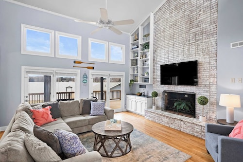 Ponderosa Pointe by Avantstay Boathouse + Views