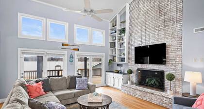 Ponderosa Pointe by Avantstay Boathouse + Views