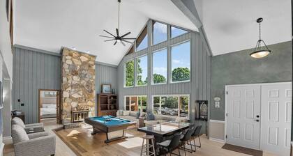 Stay Awhile by Avantstay Lakefront + Pool, Dock