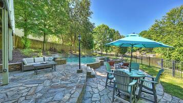 House (4 Bedrooms) | Front of property